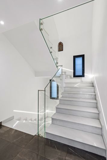 Image No.42-5 Bed Villa for sale