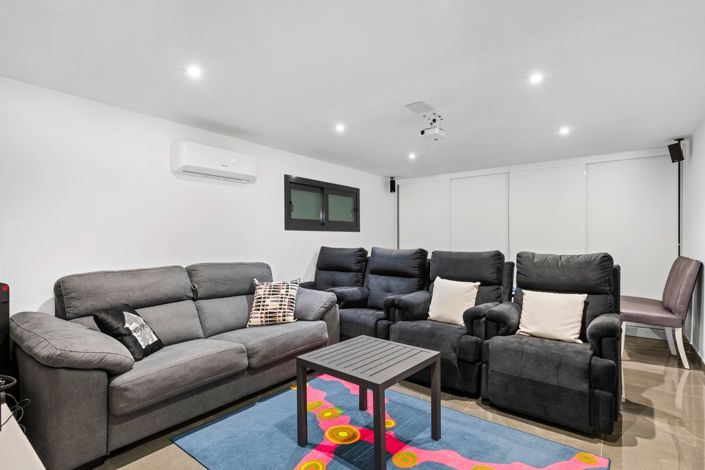 Image No.43-5 Bed Villa for sale