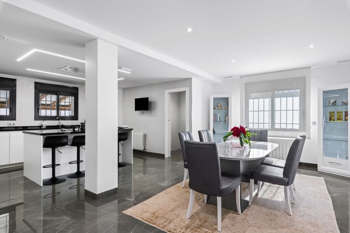 Image No.5-5 Bed Villa for sale