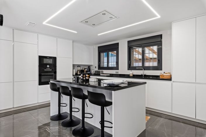 Image No.7-5 Bed Villa for sale