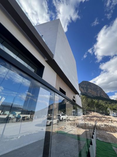 Image No.10-3 Bed Villa for sale