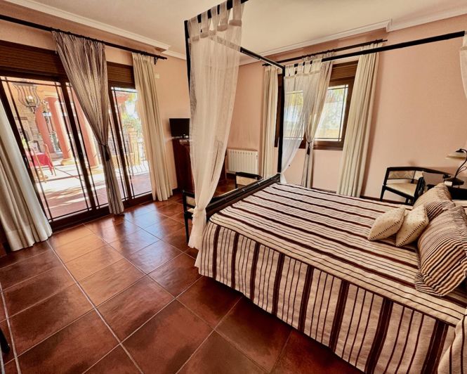 Image No.12-4 Bed Country Property for sale