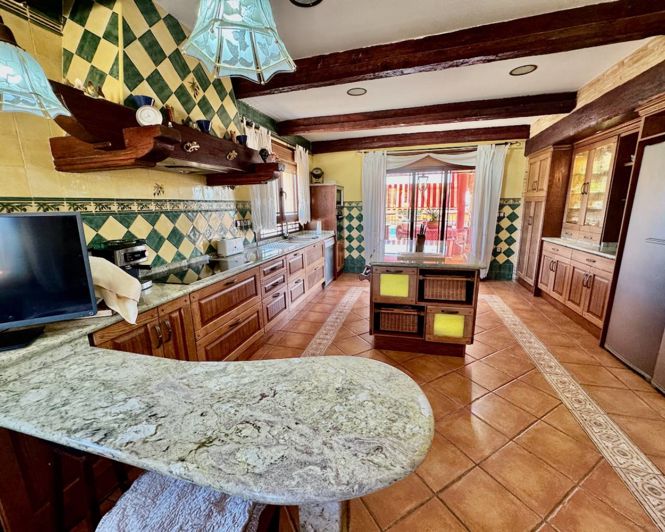 Image No.4-4 Bed Country Property for sale