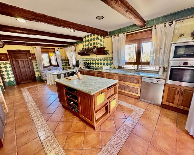 Image No.5-4 Bed Country Property for sale