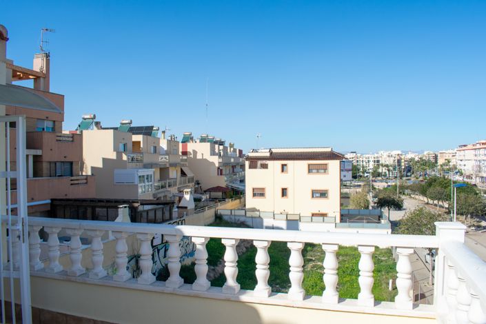 Image No.21-3 Bed Townhouse for sale