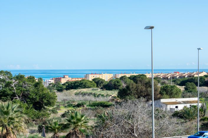 Image No.22-3 Bed Townhouse for sale