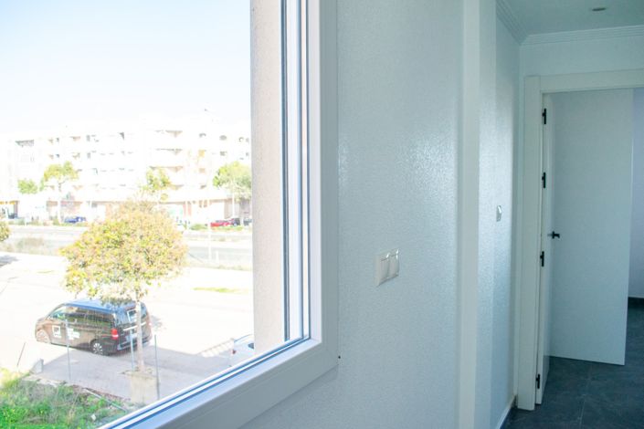 Image No.31-3 Bed Townhouse for sale