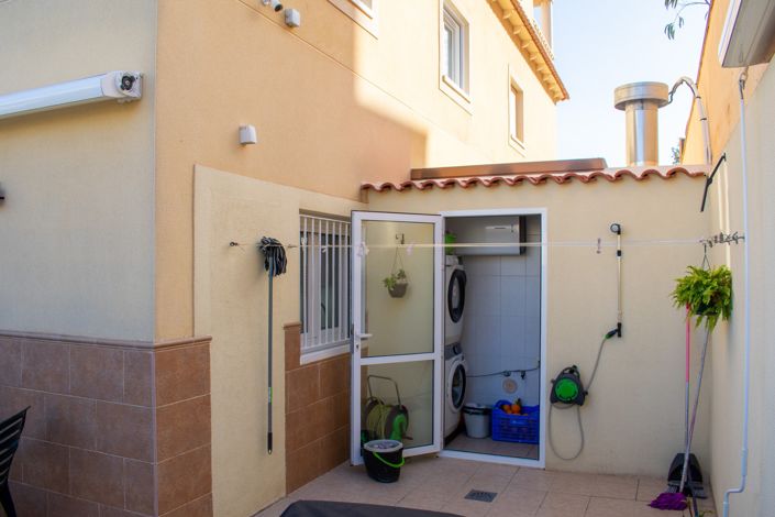 Image No.47-3 Bed Townhouse for sale