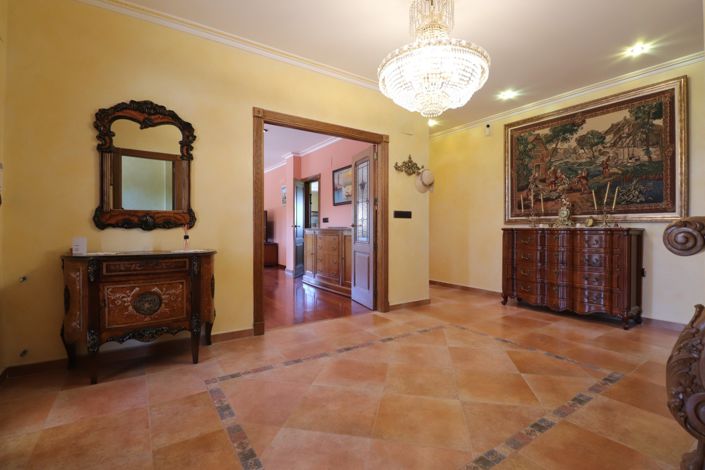 Image No.13-6 Bed Country Property for sale