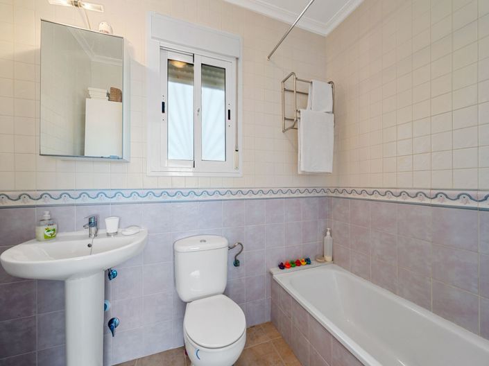 Image No.33-3 Bed Villa for sale