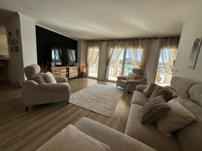 Image No.48-6 Bed Villa for sale