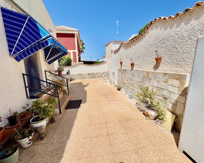 Image No.31-3 Bed Villa for sale