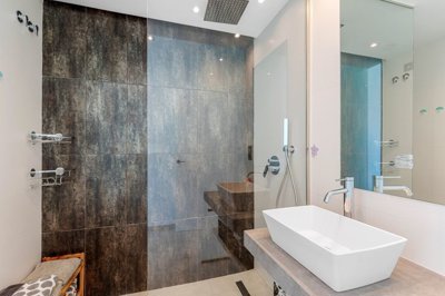 o1ika2cfgga4pihc1h8d102tds534