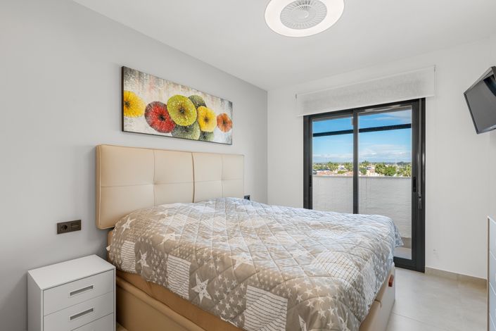 Image No.15-2 Bed Apartment for sale