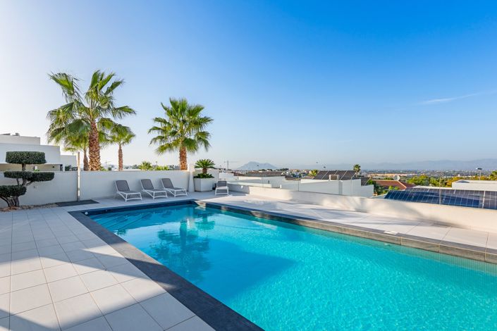 Image No.2-4 Bed Villa for sale