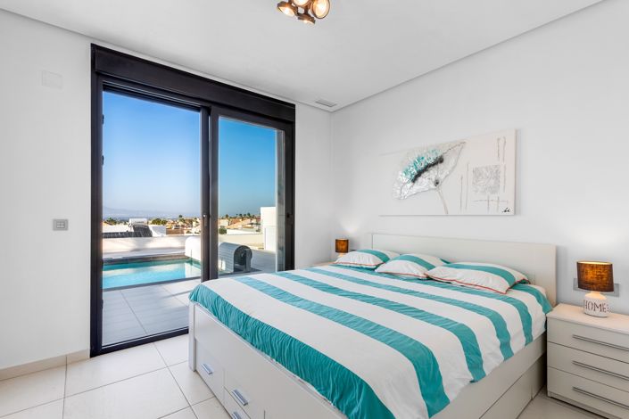 Image No.27-4 Bed Villa for sale