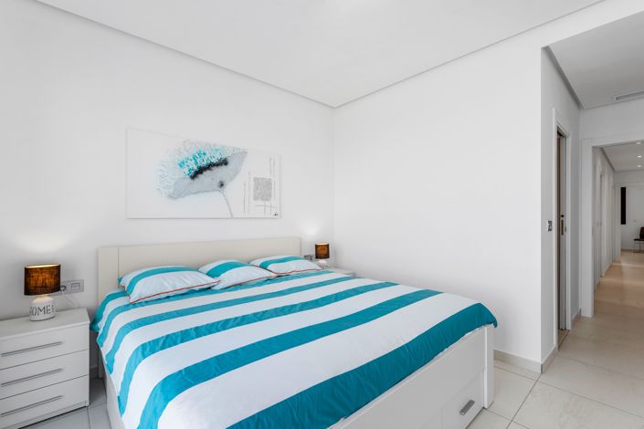 Image No.30-4 Bed Villa for sale