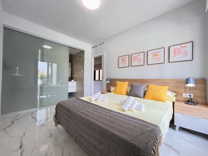 Image No.20-2 Bed Apartment for sale