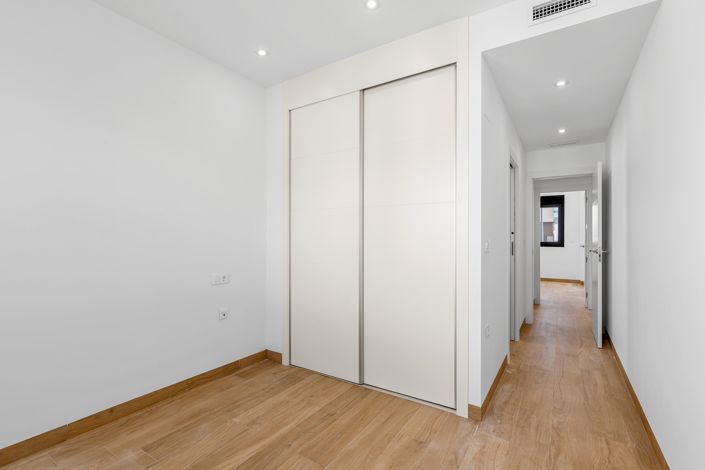 Image No.22-2 Bed Apartment for sale