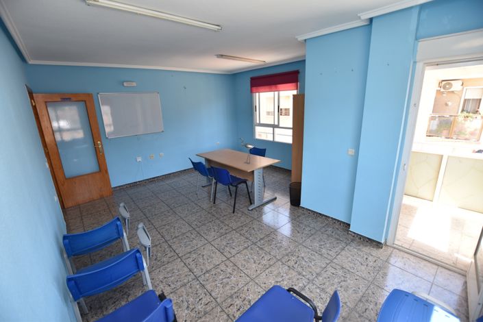 Image No.18-3 Bed Apartment for sale