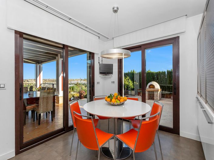 Image No.20-6 Bed Villa for sale