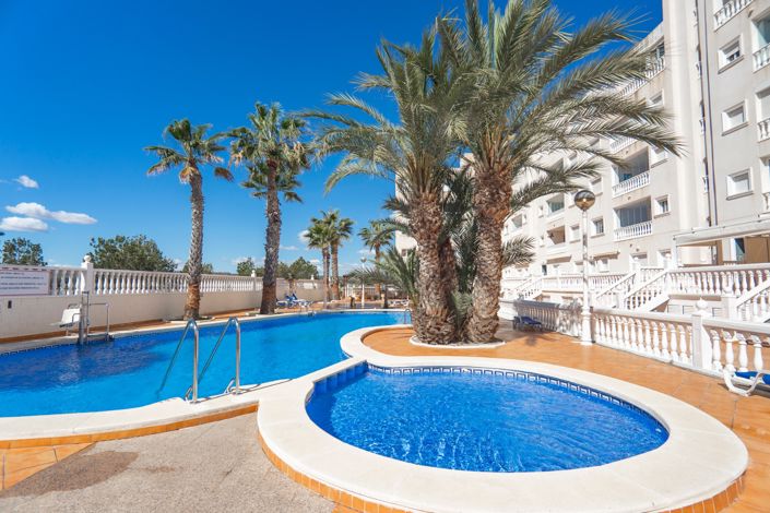 Image No.1-4 Bed Apartment for sale