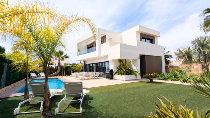 Image No.1-3 Bed Villa for sale