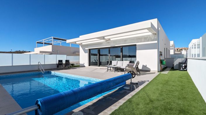 Image No.1-3 Bed Villa for sale