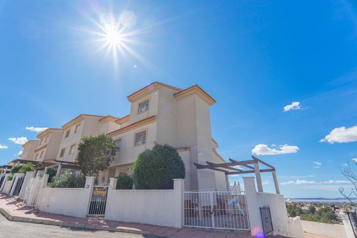 Image No.1-4 Bed Property for sale