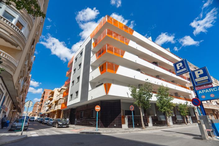 Image No.1-3 Bed Apartment for sale