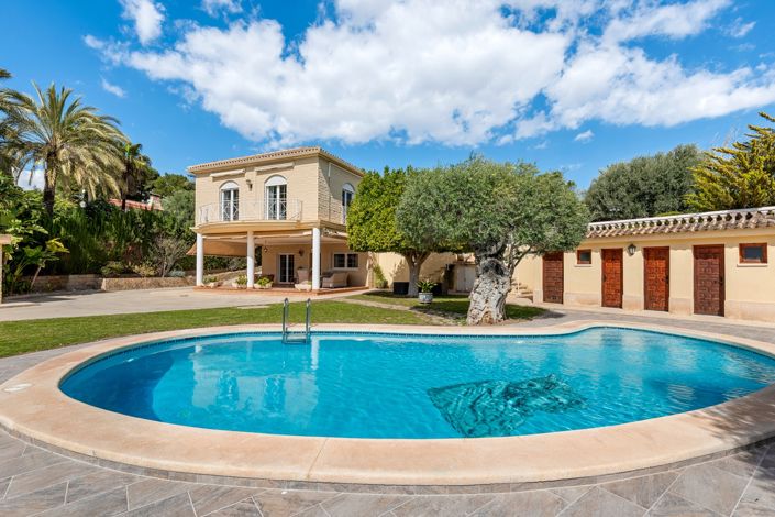 Image No.1-4 Bed Villa for sale