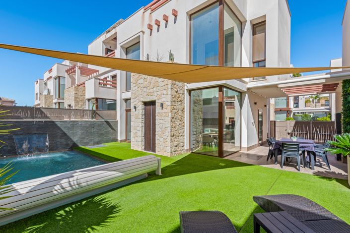 Image No.1-3 Bed Villa for sale
