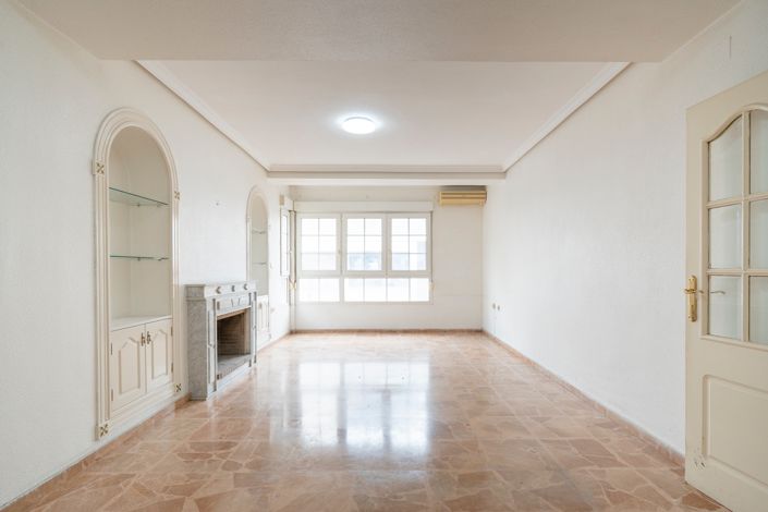 Image No.1-5 Bed Apartment for sale
