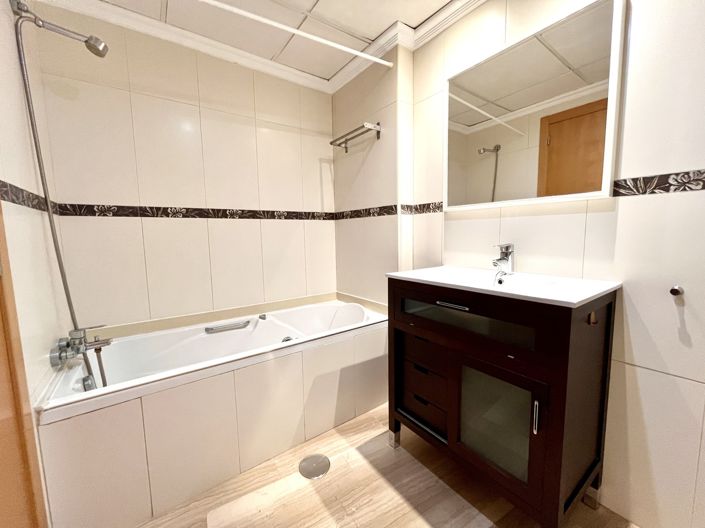 Image No.13-4 Bed Apartment for sale