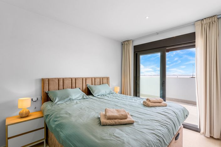 Image No.18-3 Bed Apartment for sale