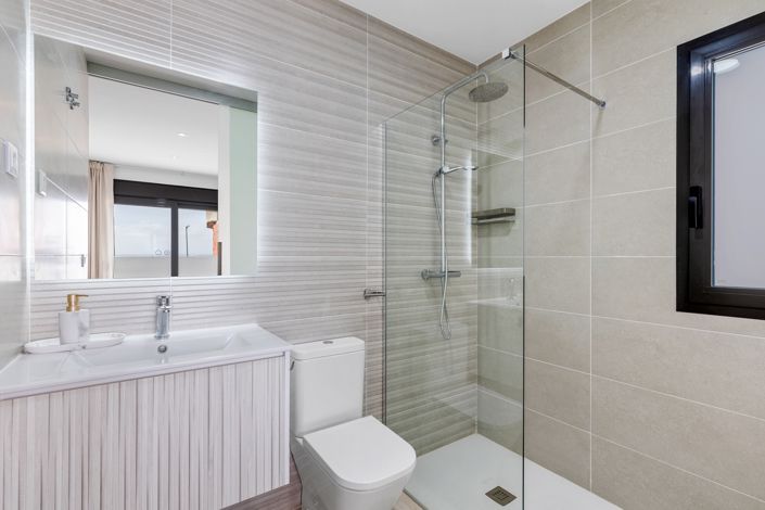 Image No.21-3 Bed Apartment for sale