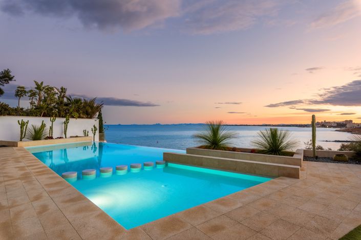 Image No.10-6 Bed Villa for sale