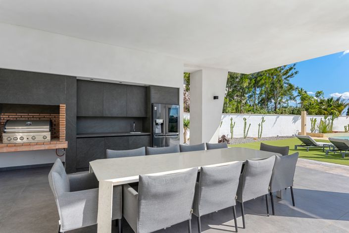 Image No.12-6 Bed Villa for sale