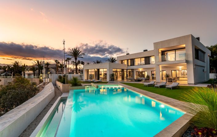 Image No.2-6 Bed Villa for sale