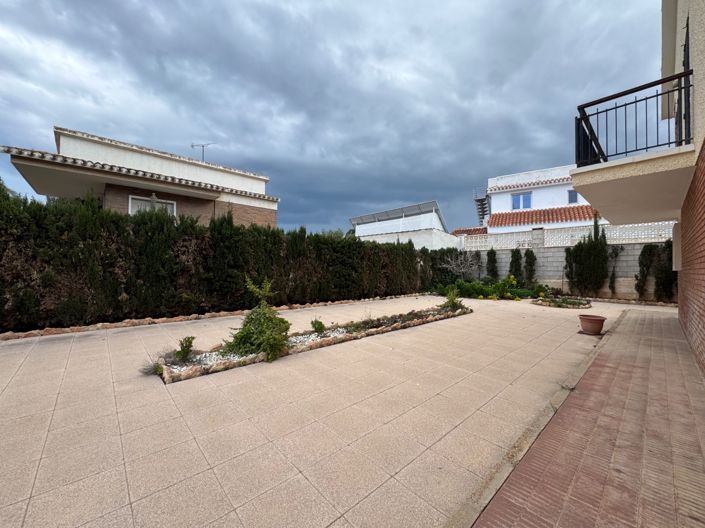 Image No.24-4 Bed Villa for sale