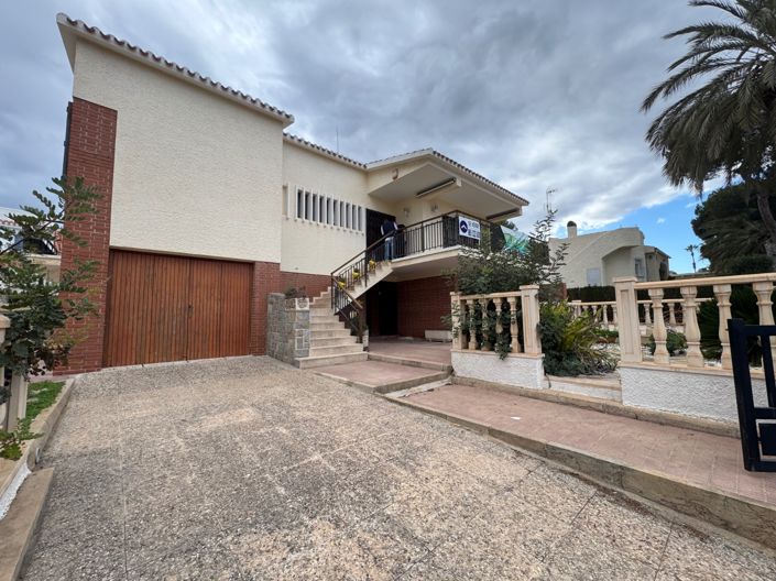 Image No.29-4 Bed Villa for sale