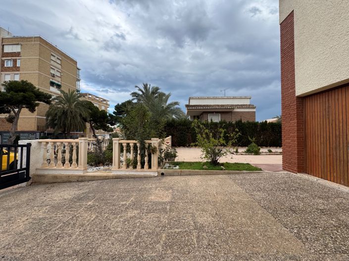 Image No.34-4 Bed Villa for sale