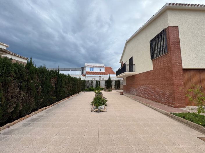 Image No.6-4 Bed Villa for sale