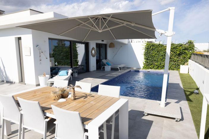 Image No.2-4 Bed Villa for sale