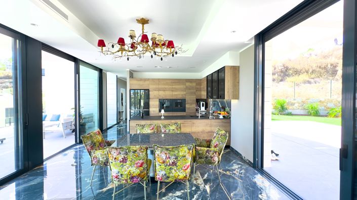 Image No.14-6 Bed Villa for sale