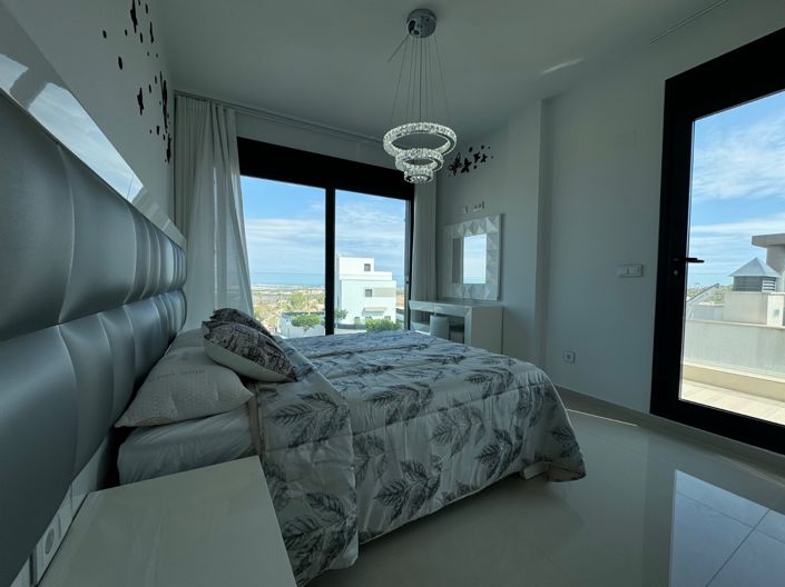 Image No.14-5 Bed Villa for sale