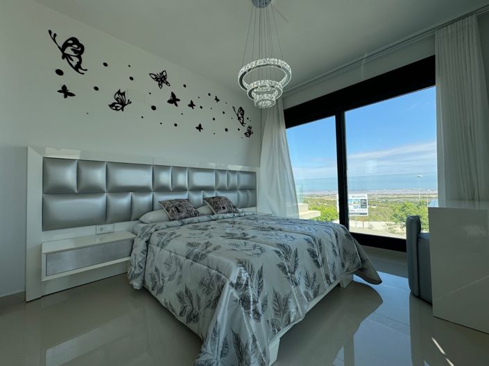 Image No.15-5 Bed Villa for sale