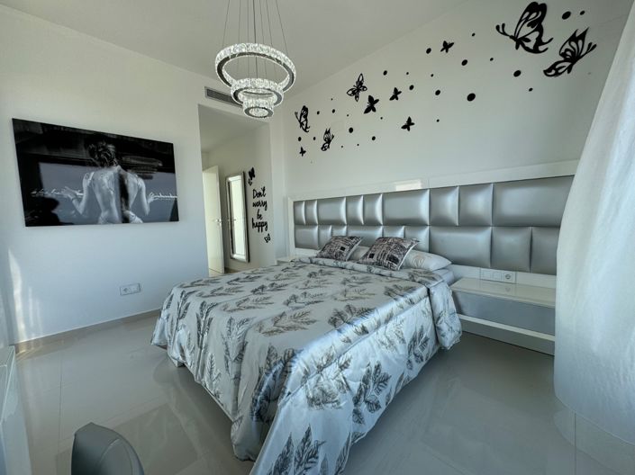 Image No.16-5 Bed Villa for sale