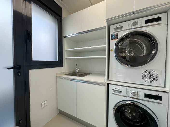 Image No.42-5 Bed Villa for sale