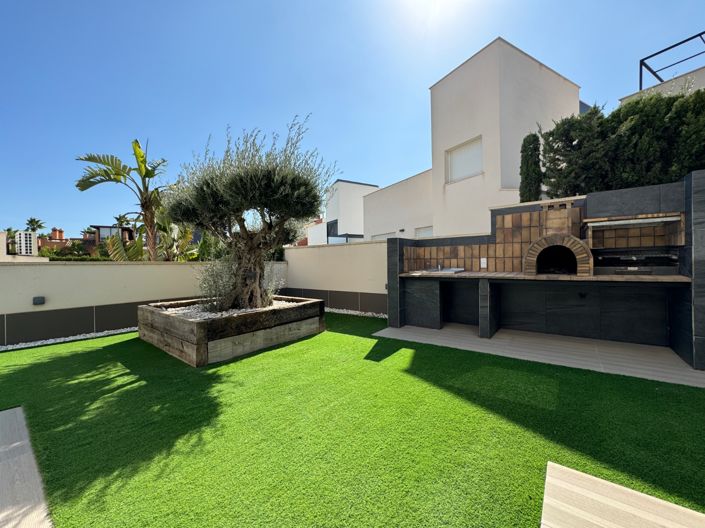 Image No.46-5 Bed Villa for sale